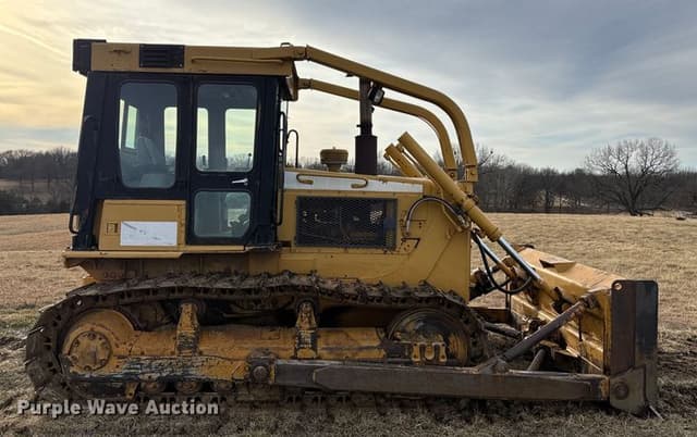 Image of Caterpillar D6D equipment image 3