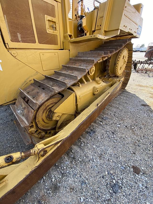 Image of Caterpillar D6H equipment image 2