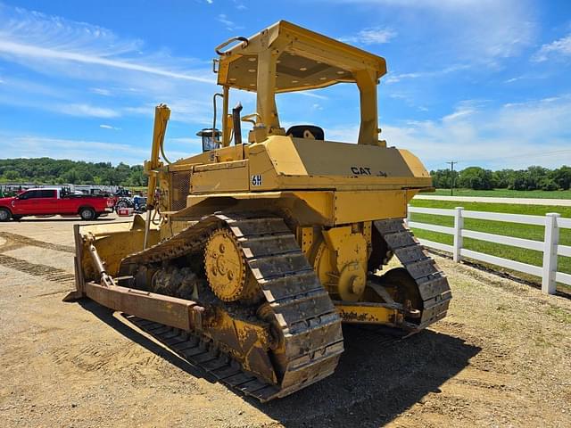 Image of Caterpillar D6H equipment image 2