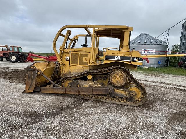 Image of Caterpillar D6H II equipment image 2