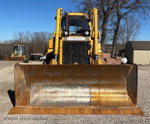 Image of Caterpillar D6H equipment image 1