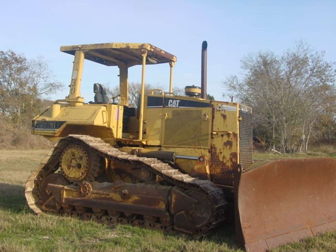 Image of Caterpillar D6M Image 0
