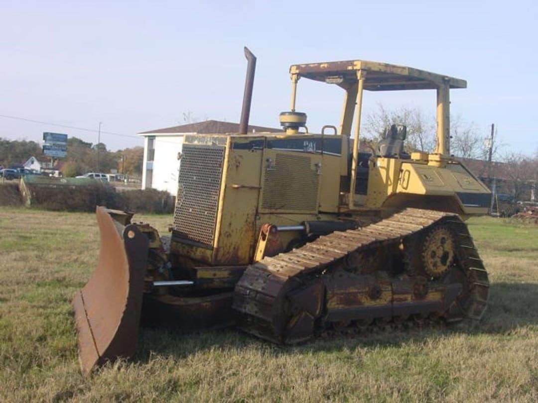 Image of Caterpillar D6M Image 1
