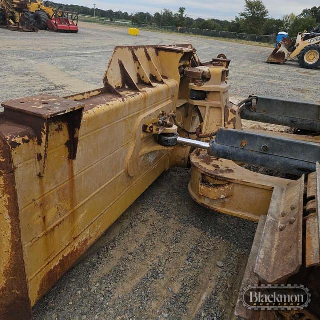 Image of Caterpillar D6N equipment image 3