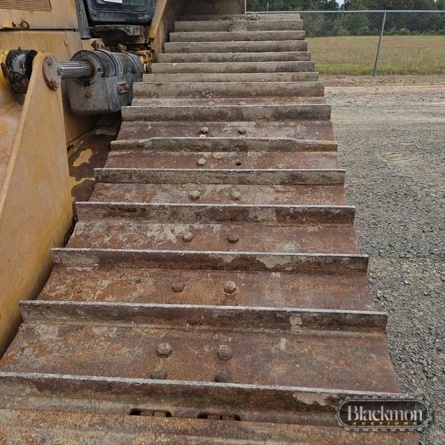 Image of Caterpillar D6N equipment image 4