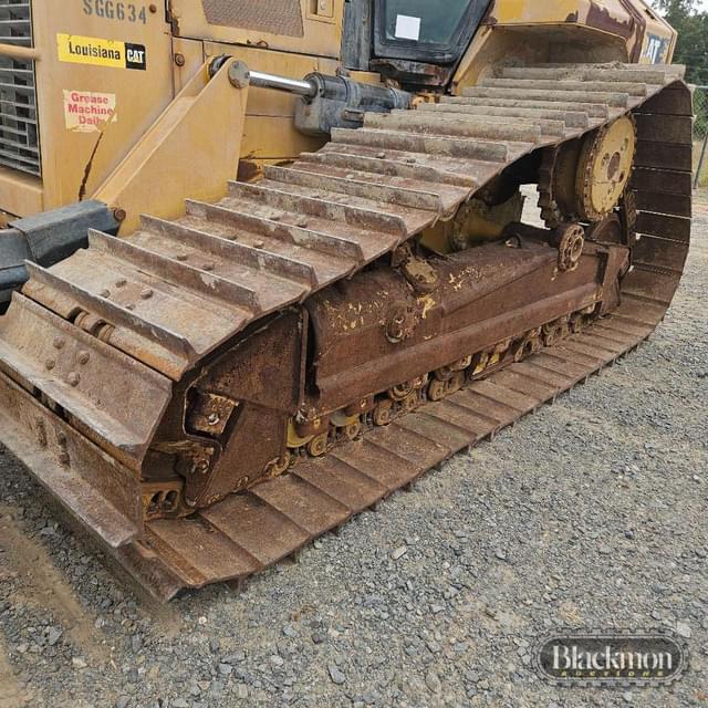 Image of Caterpillar D6N equipment image 2