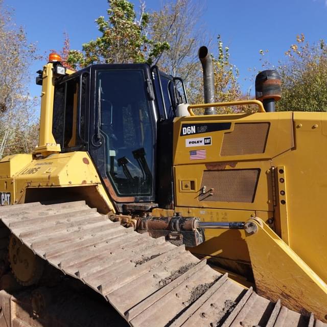 Image of Caterpillar D6N equipment image 4