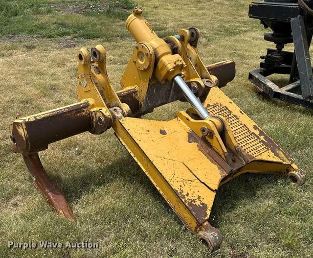 Image of Caterpillar D6N equipment image 2