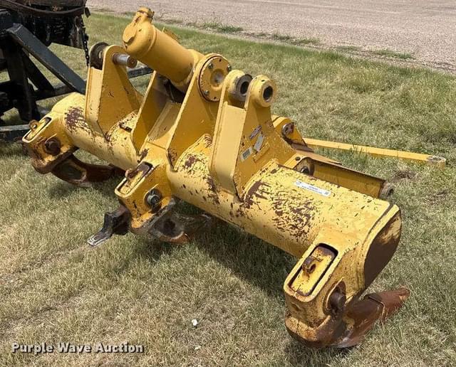 Image of Caterpillar D6N equipment image 4