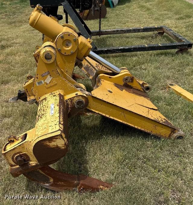 Image of Caterpillar D6N equipment image 3