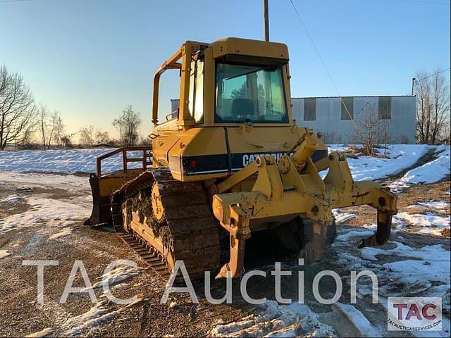 Image of Caterpillar D6N XL equipment image 4