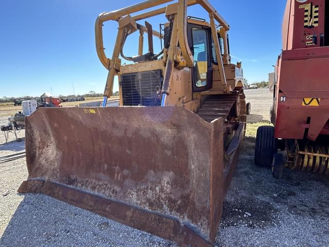 Image of Caterpillar D6R XL equipment image 2