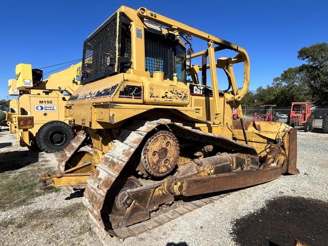 Image of Caterpillar D6R XL equipment image 4