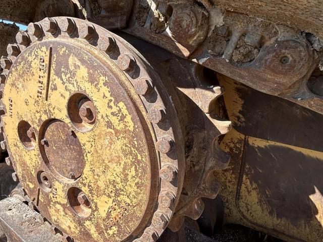 Image of Caterpillar D6R XL equipment image 3