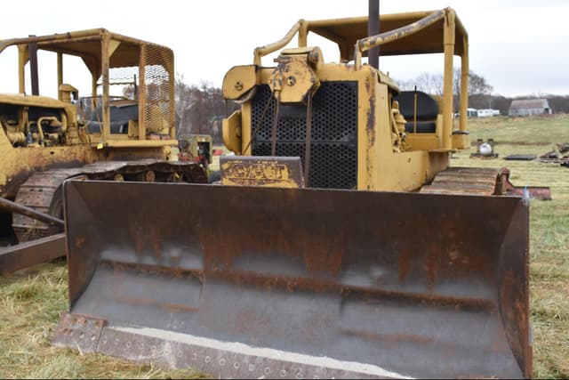 Image of Caterpillar D7 equipment image 3