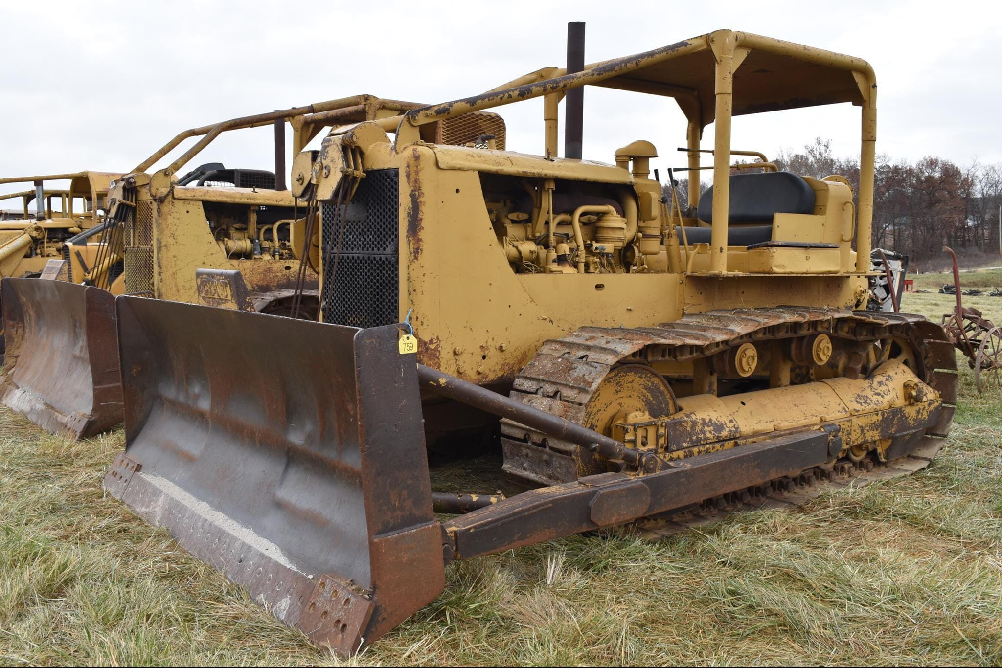 Caterpillar D7 Equipment Image0