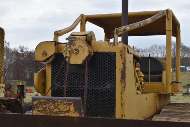 Image of Caterpillar D7 equipment image 4