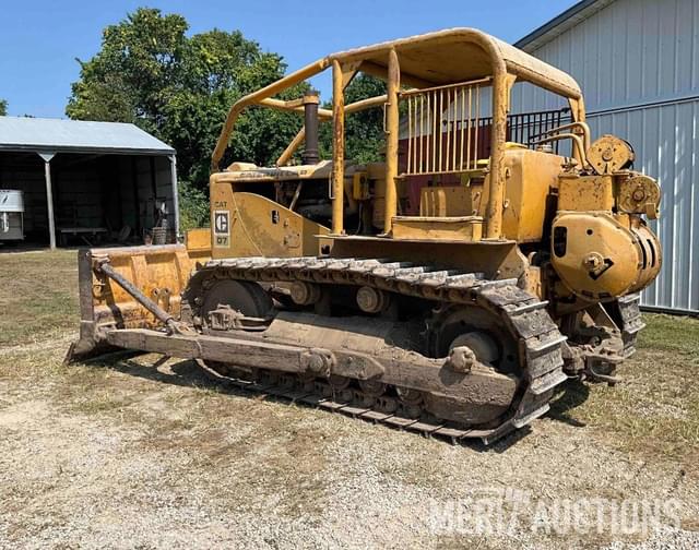 Image of Caterpillar D717A equipment image 3