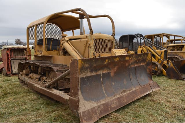 Image of Caterpillar D7 equipment image 2