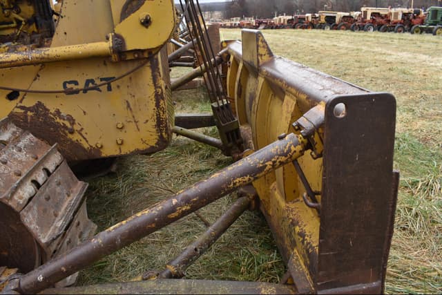 Image of Caterpillar D7 equipment image 4