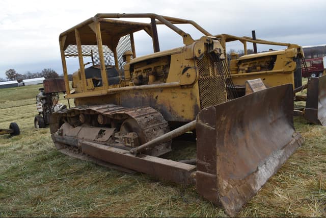 Image of Caterpillar D7 equipment image 3