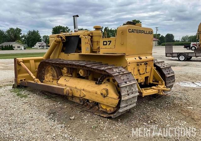 Image of Caterpillar D7 equipment image 2