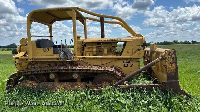 Image of Caterpillar D7 equipment image 4