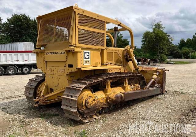 Image of Caterpillar D7 equipment image 4