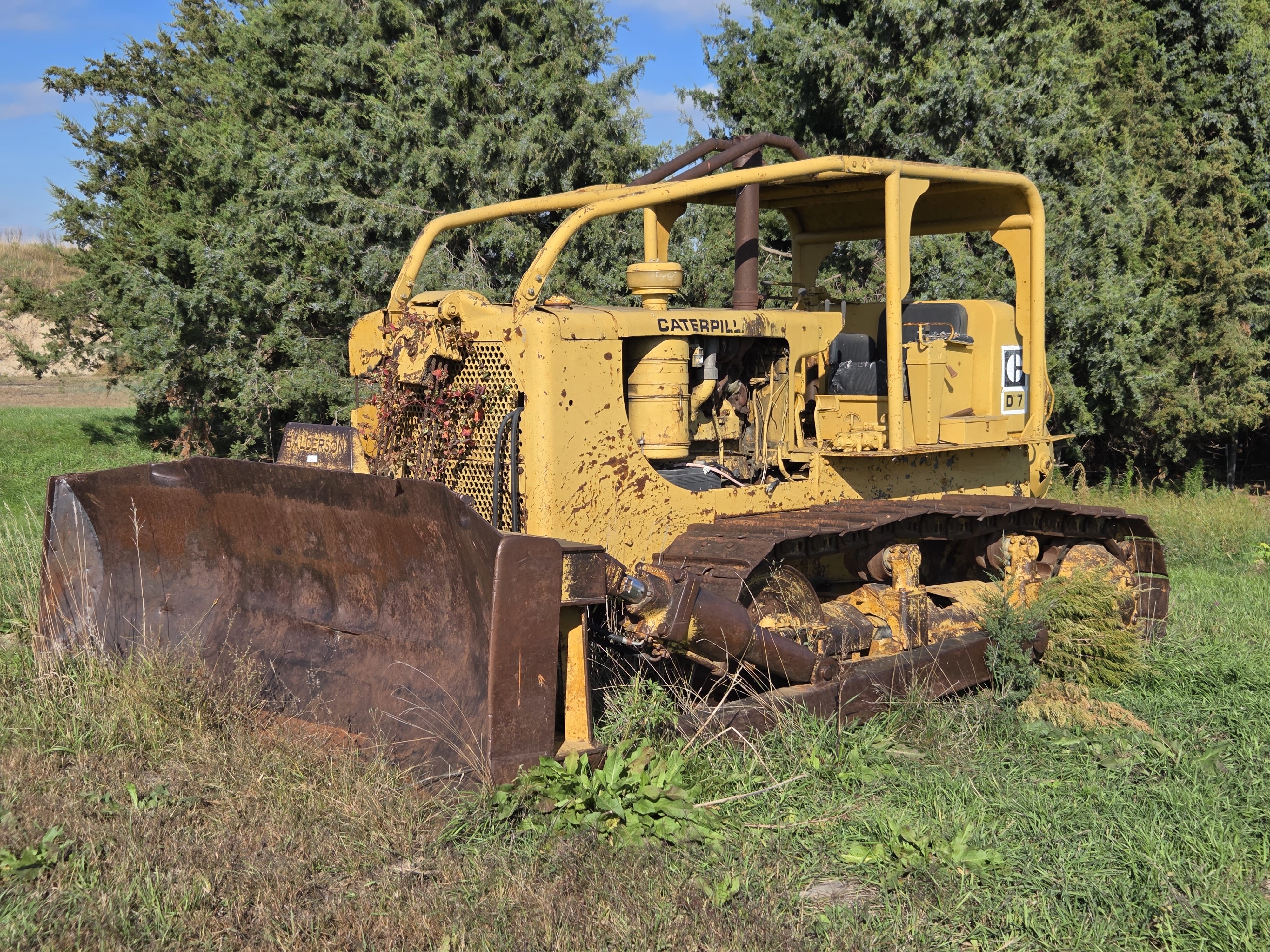 Caterpillar D7 Equipment Image0