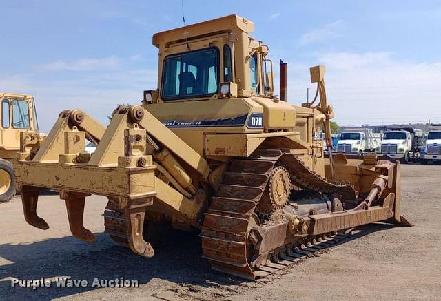 Image of Caterpillar D7H equipment image 4