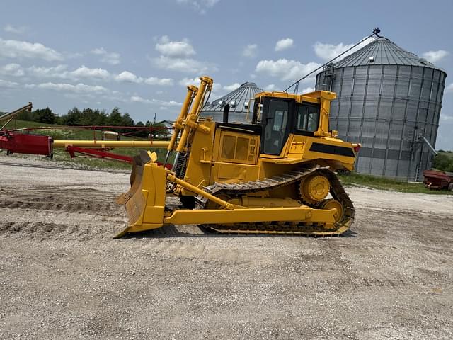 Image of Caterpillar D7R equipment image 2