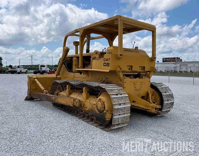 Image of Caterpillar D8 equipment image 2