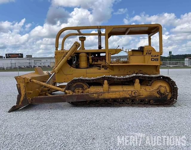 Image of Caterpillar D8 equipment image 1