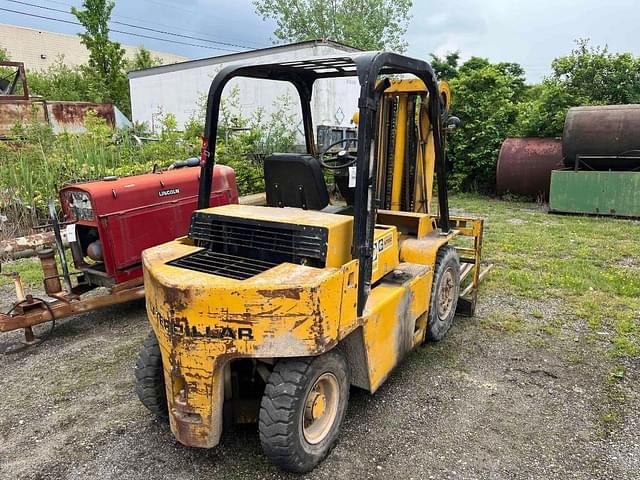 Image of Caterpillar V70D equipment image 2