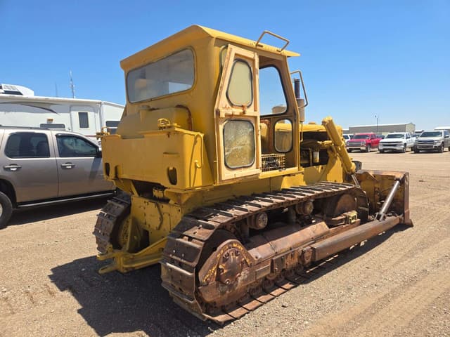 Image of Caterpillar D5 equipment image 4