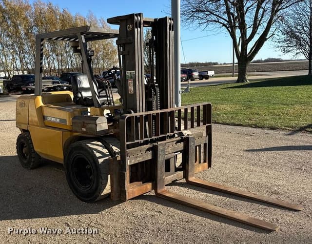 Image of Caterpillar DP40KL equipment image 2