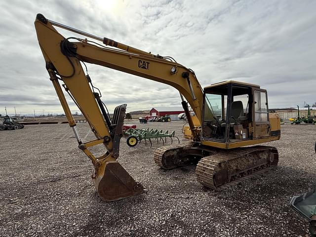 Image of Caterpillar E120B equipment image 3