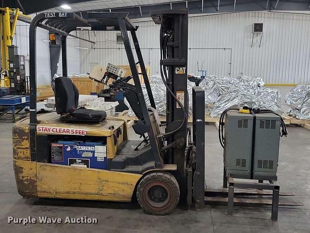 Image of Caterpillar EP20KT equipment image 3