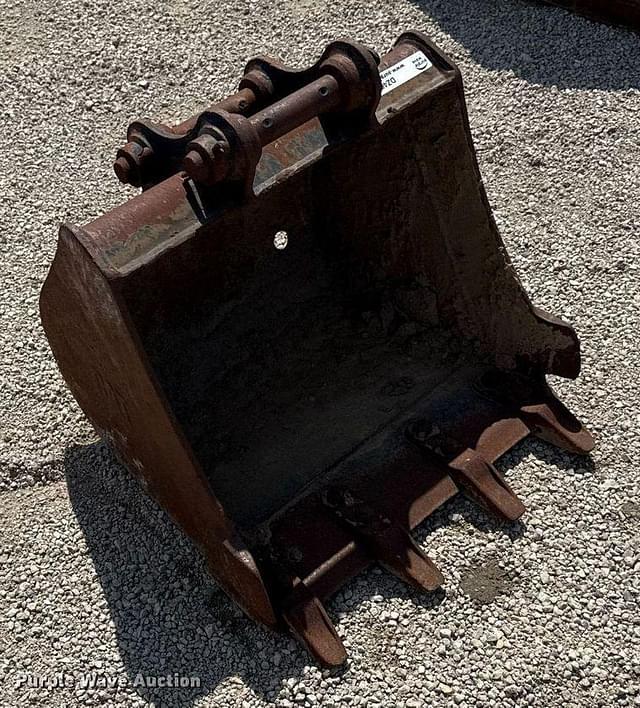 Image of Caterpillar Excavator Bucket equipment image 2