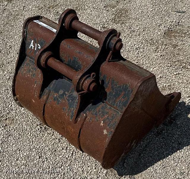 Image of Caterpillar Excavator Bucket equipment image 4