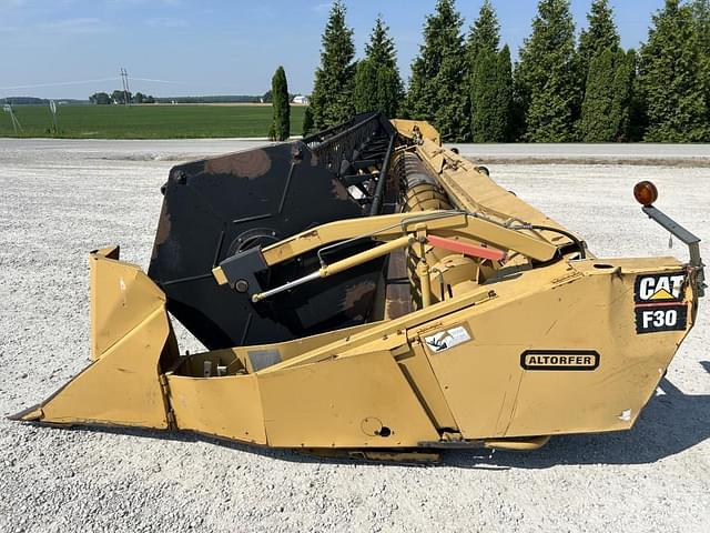 Image of Caterpillar F30 equipment image 4