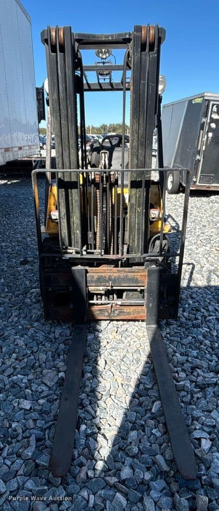Image of Caterpillar FG25N equipment image 1