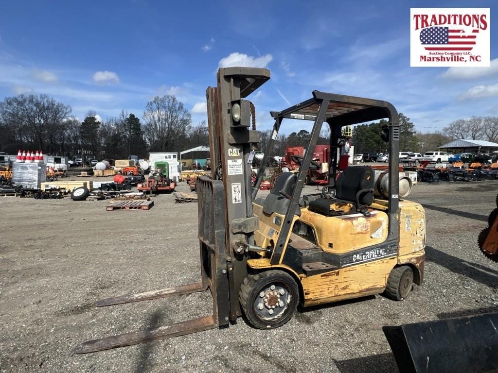 Caterpillar GC30K Equipment Image0