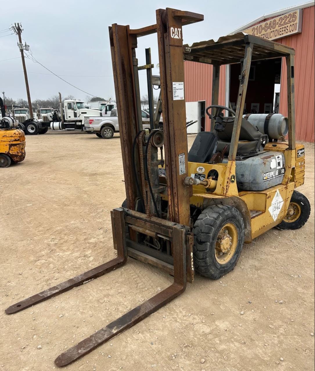 Caterpillar GP25 Equipment Image0