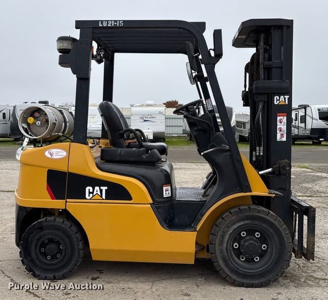 Image of Caterpillar GP25N equipment image 3