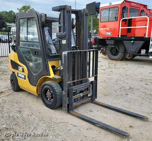 Image of Caterpillar GP25N equipment image 2