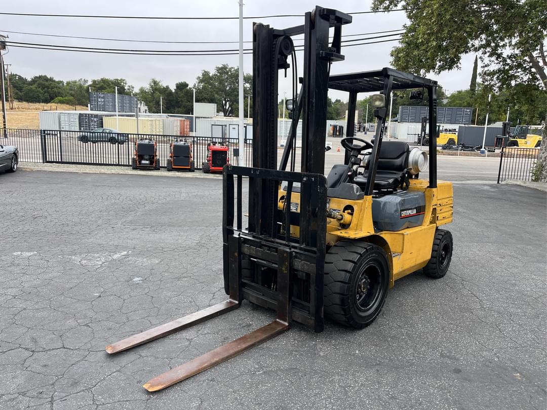 Image of Caterpillar GP30 Primary image