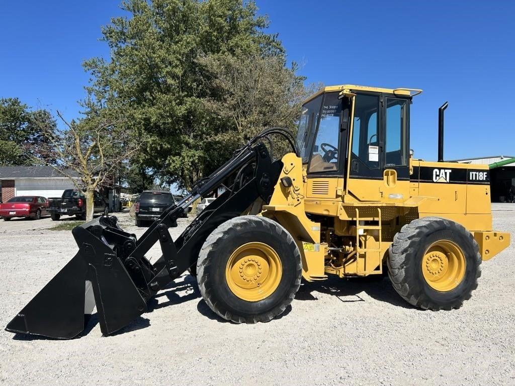 Caterpillar IT18F Equipment Image0