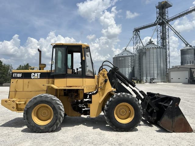 Image of Caterpillar IT18F equipment image 3