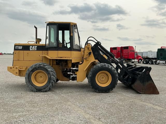 Image of Caterpillar IT18F equipment image 3